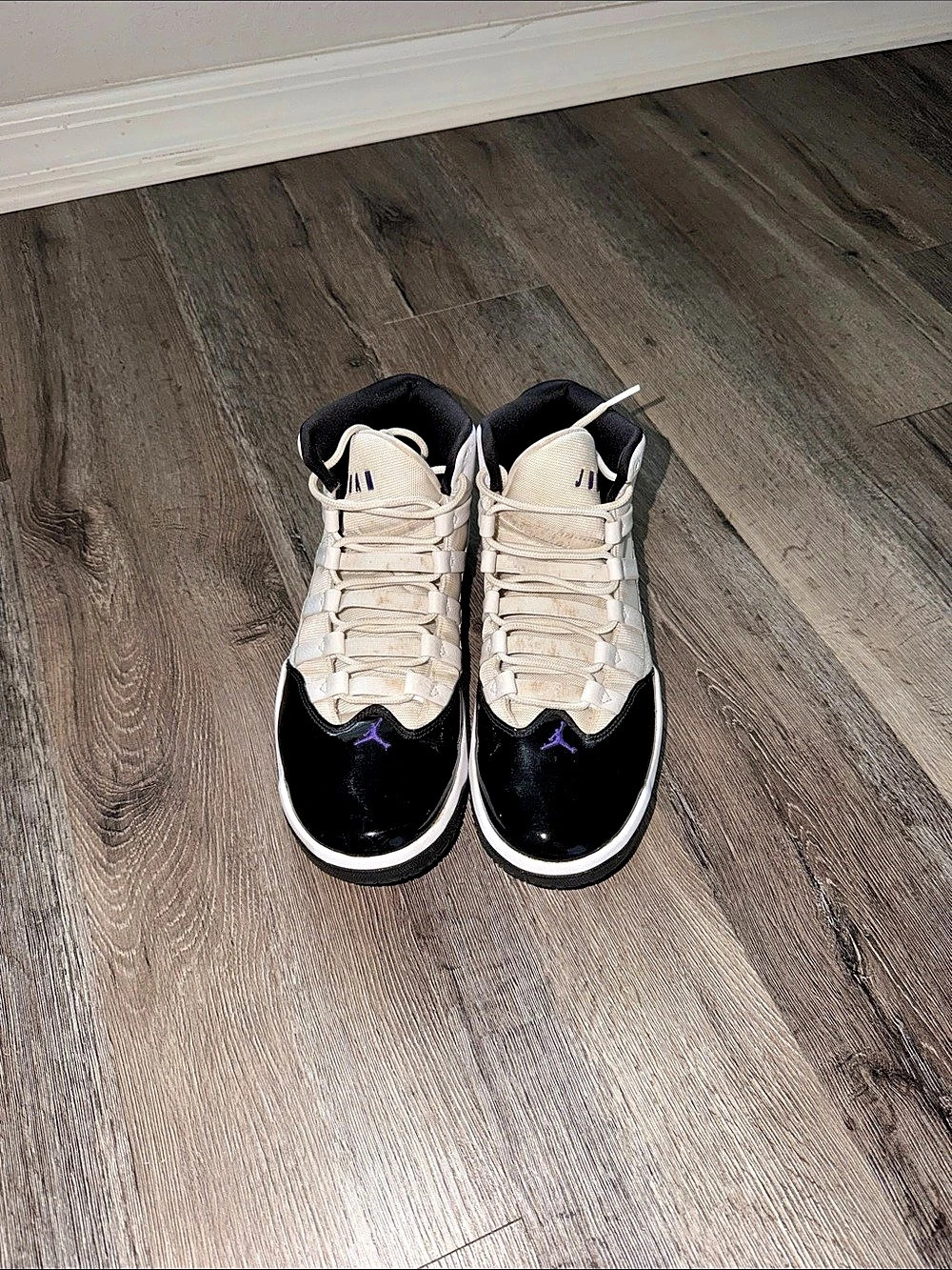 Jordan Air Jordan 11 Retro Color Block Sneakers US 9 Like New